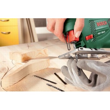 Лобзик Bosch PST 700 E