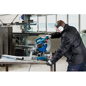 Отрезная пила по металлу Bosch GCD 12 JL Professional